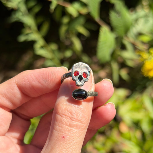Grave Star Black Star Diopside Skull Ring